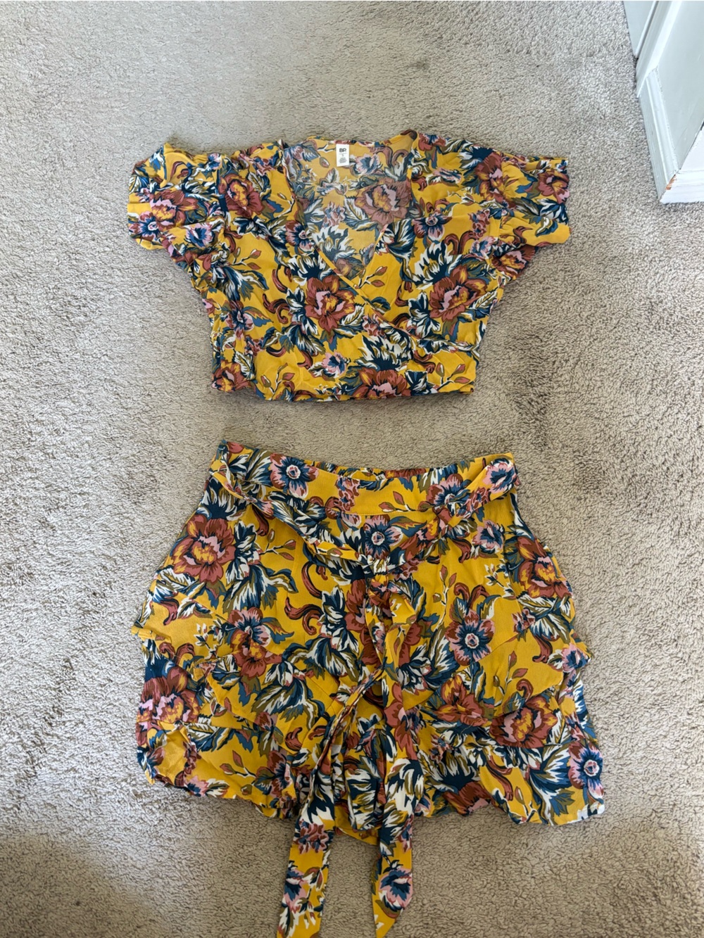 bp Floral V-Neck Crop Top in Mustard Yellow and Multicolor